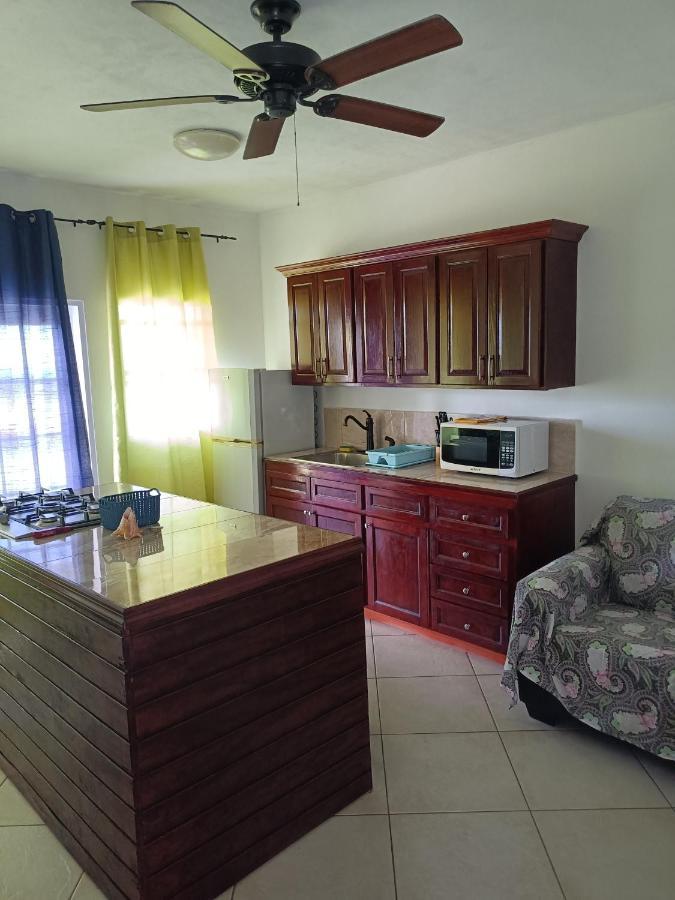 Holiday Home Belvedere Dickenson Bay Quarto foto
