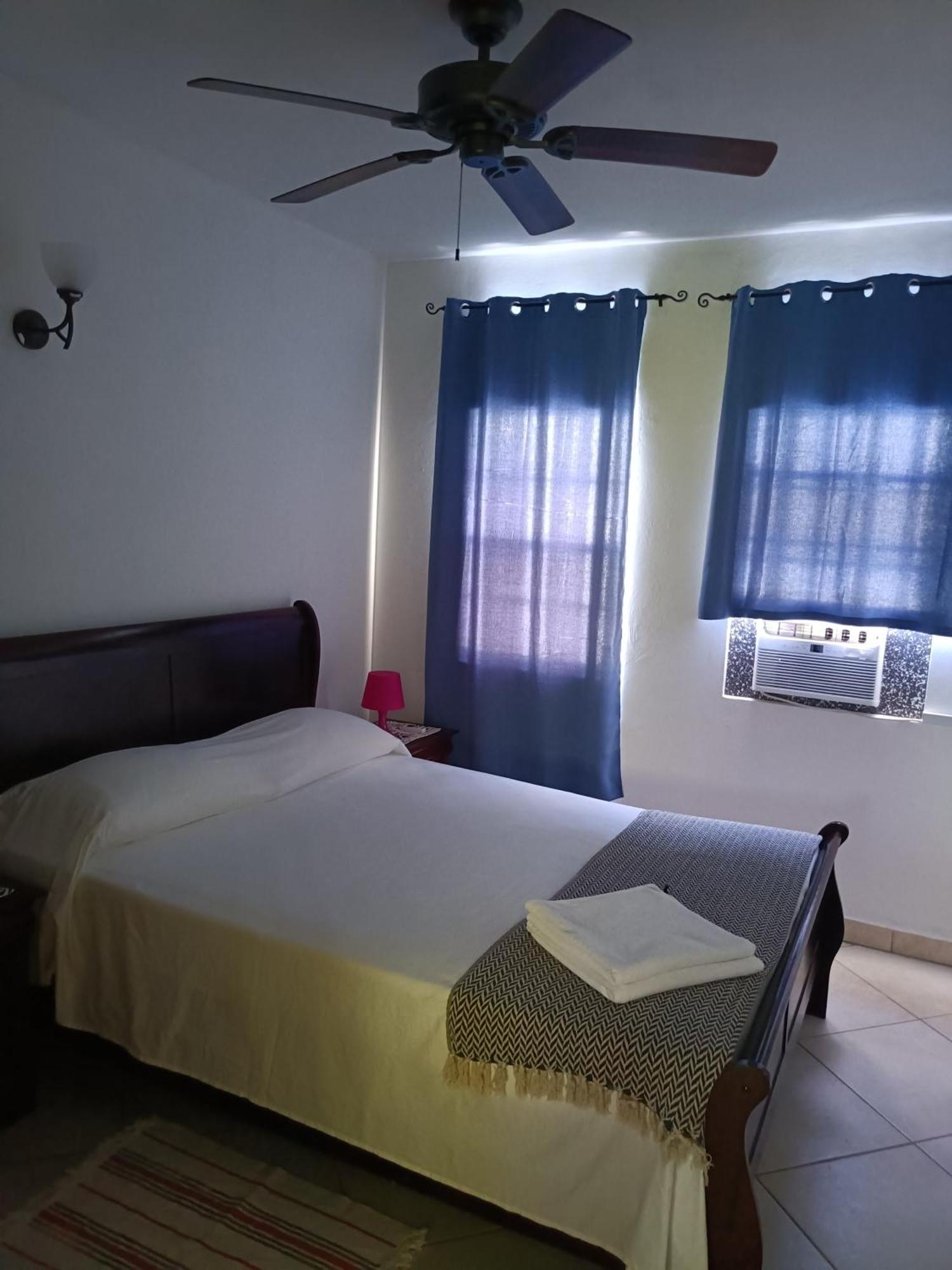 Holiday Home Belvedere Dickenson Bay Quarto foto